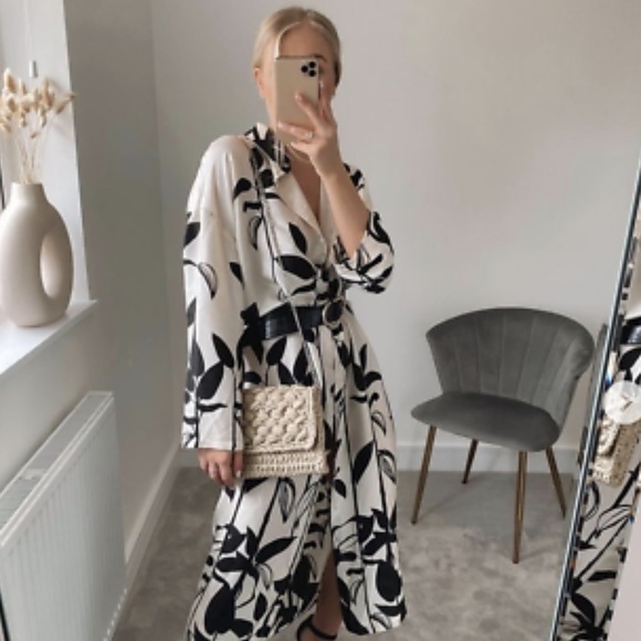𝗡𝗪𝗧 𝗭𝗮𝗿𝗮 • Printed Oversized Dress - Picture 3 of 17